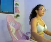 cailyn_messy is a 22 year old female webcam sex model.