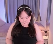 sugarnekoo is a 19 year old female webcam sex model.