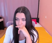 dakota_blare is a 19 year old female webcam sex model.