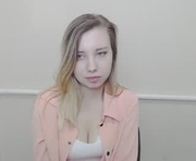 alicemias_ is a 19 year old female webcam sex model.