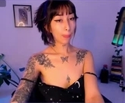 aurorahills is a  year old female webcam sex model.