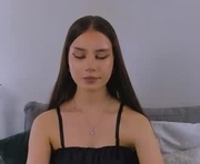 emilycharming is a 18 year old female webcam sex model.