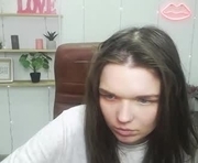 lldaylinalops is a 18 year old female webcam sex model.