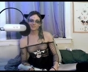 faequeenmommy is a 30 year old shemale webcam sex model.