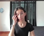 camilavill is a 19 year old female webcam sex model.