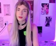 vailyreb is a 18 year old shemale webcam sex model.