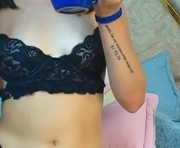 liaruso is a 25 year old female webcam sex model.