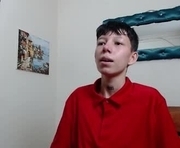 liambrown09 is a 19 year old female webcam sex model.