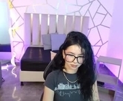 lua_tay is a  year old female webcam sex model.