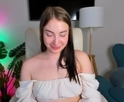 effie_lurr is a 18 year old female webcam sex model.