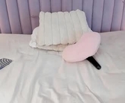 annavic_ is a 20 year old female webcam sex model.
