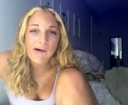laneyrosexo is a 18 year old female webcam sex model.