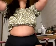 luciharper is a 19 year old female webcam sex model.