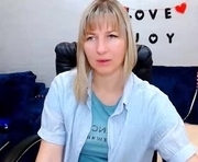 incredible_ariela is a  year old female webcam sex model.