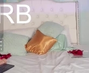 solwynne is a  year old female webcam sex model.