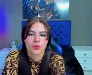 karinatompson is a 18 year old female webcam sex model.