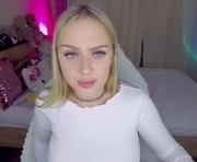 alinaocean is a  year old female webcam sex model.