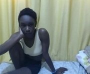 itslaynne is a 19 year old female webcam sex model.