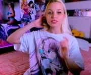 cuttie_ponyy is a 18 year old female webcam sex model.
