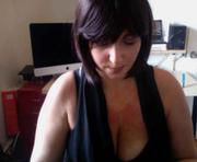 milfmonee is a 41 year old female webcam sex model.