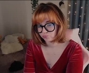 millapoolys is a 22 year old female webcam sex model.