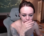 girl_happiness is a 25 year old female webcam sex model.