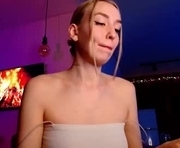 whiteprincessluna is a 25 year old female webcam sex model.