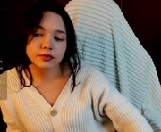 sonydiamond is a 18 year old female webcam sex model.