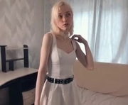 catherineharn is a 18 year old female webcam sex model.