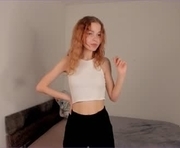 grizzly_vibe is a 18 year old female webcam sex model.