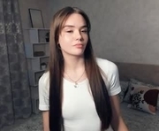 jinny_garland is a 18 year old female webcam sex model.
