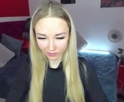 juliadaisy is a 18 year old female webcam sex model.