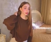 wandabraund is a 18 year old female webcam sex model.