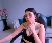 cloe_vincent is a  year old female webcam sex model.