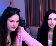 audrey_weess is a 19 year old couple webcam sex model.