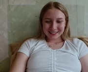you_cant_forget is a  year old female webcam sex model.