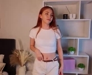 tatebenny is a 18 year old female webcam sex model.