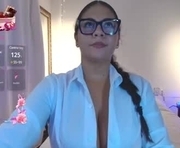 samanthahut1 is a 25 year old female webcam sex model.