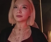 sandraboyl is a 20 year old female webcam sex model.