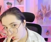 virtualvoyant is a 20 year old female webcam sex model.