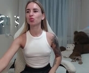 laymablast is a 21 year old female webcam sex model.