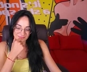 evilune is a  year old female webcam sex model.