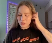 whoisalisa is a 24 year old female webcam sex model.
