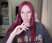 littlevildevil is a 18 year old female webcam sex model.