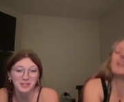 cutey_kiwi is a  year old female webcam sex model.