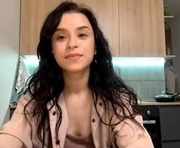 beatriceesmond is a 18 year old female webcam sex model.