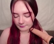 alyssa__scarlet is a 19 year old female webcam sex model.