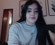zoe_mill33r is a 20 year old female webcam sex model.