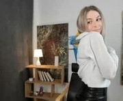 harrietlacey is a 18 year old female webcam sex model.