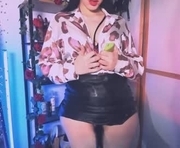 xietanavaaa is a 27 year old female webcam sex model.